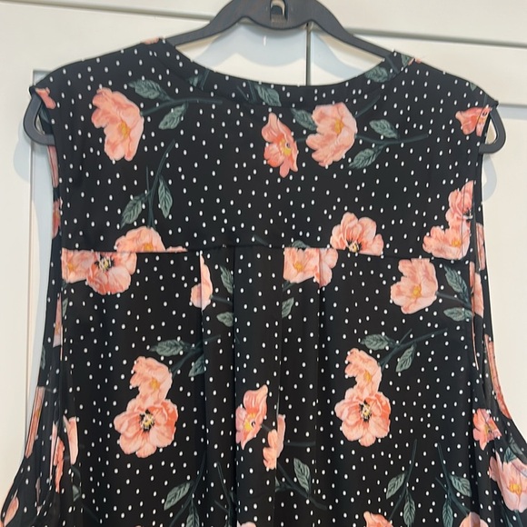Torrid Harper Polka Dot Floral Sleeveless Blouse - Picture 6 of 13
